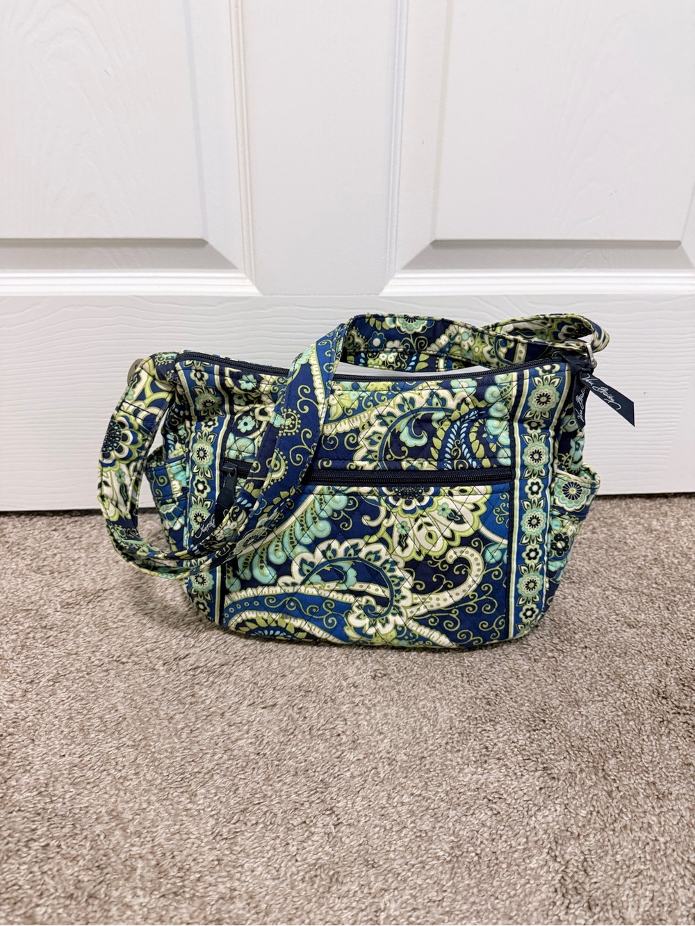 VERA BRADLEY BLUE RHYTHM BLUES PAISLEY ADJUST CROSSBODY HIPSTER Purse